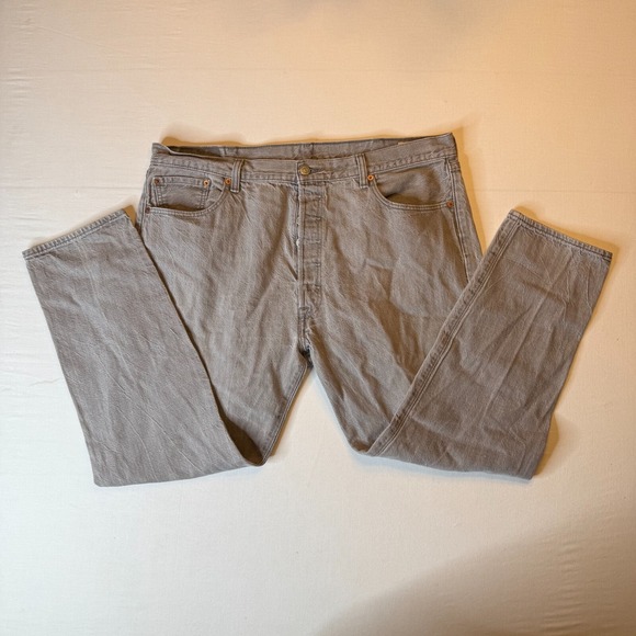 Levis 501 Jeans Mens 42x30‎ Gray Button Fly Straight White Oak Cone Denim - Picture 1 of 7